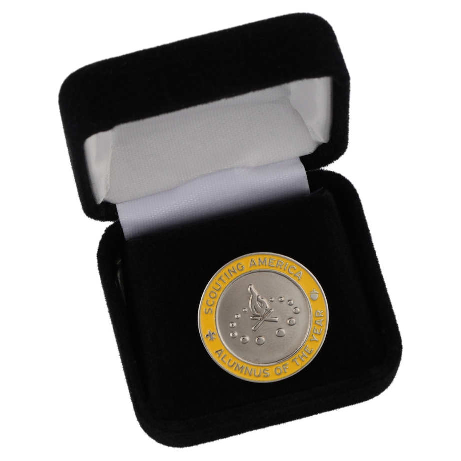 Scouting America Alumnus of the Year Region Award Pin