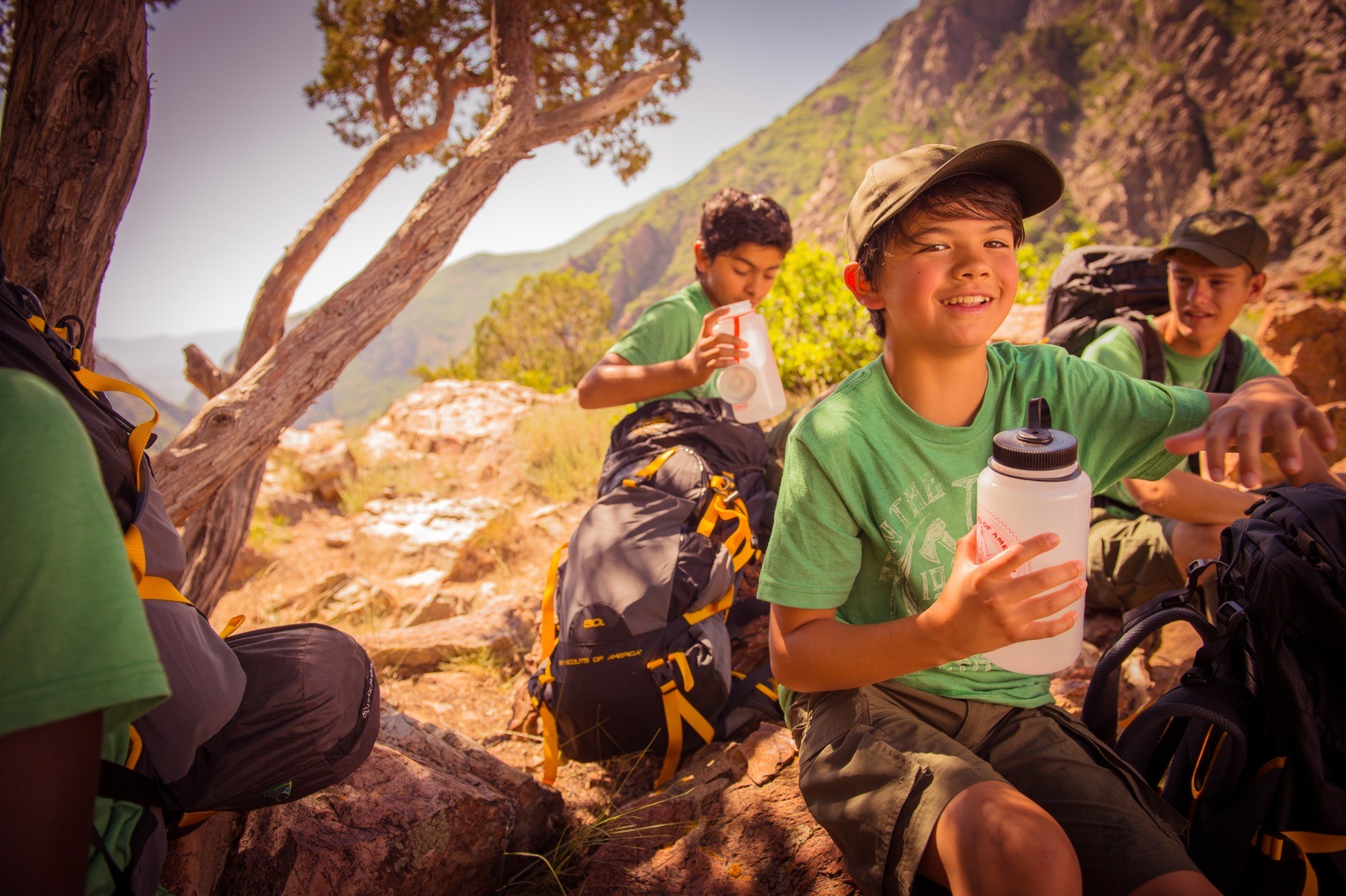 kids staying hydration while camping in the summer
